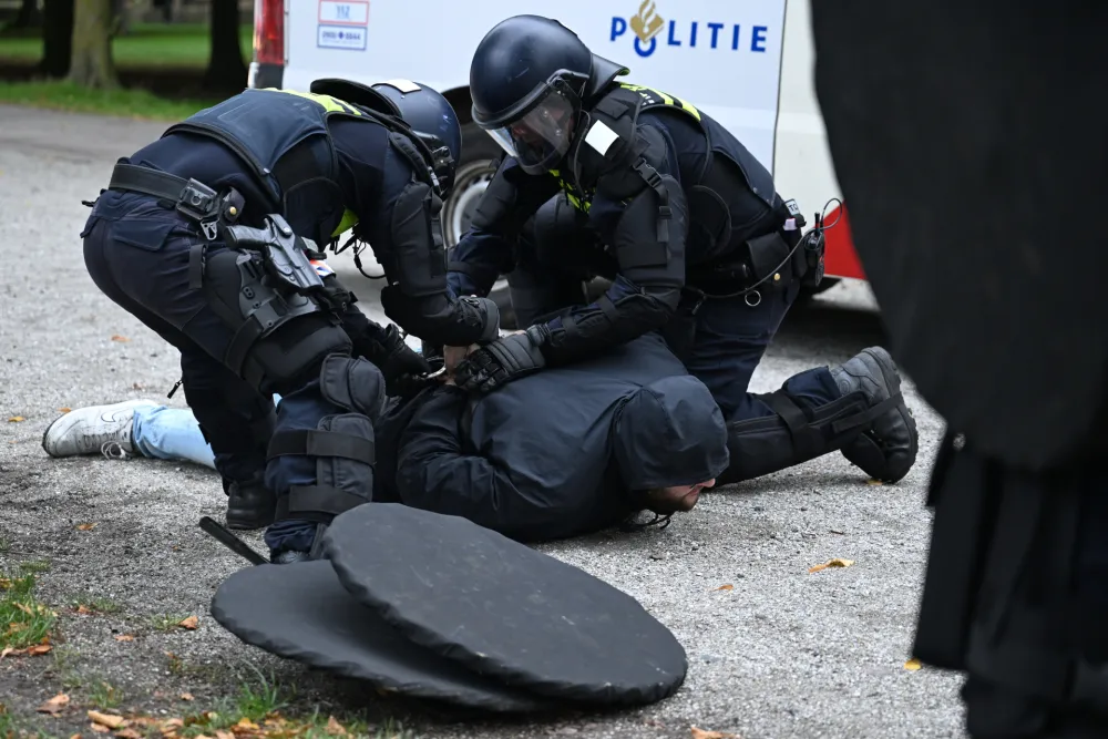 Holandska policija rasturila nasilne ekstremno desničarske demonstracije