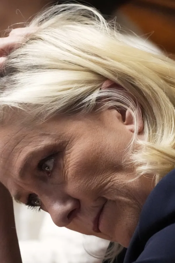 Le Pen se okrenula protiv Rusije