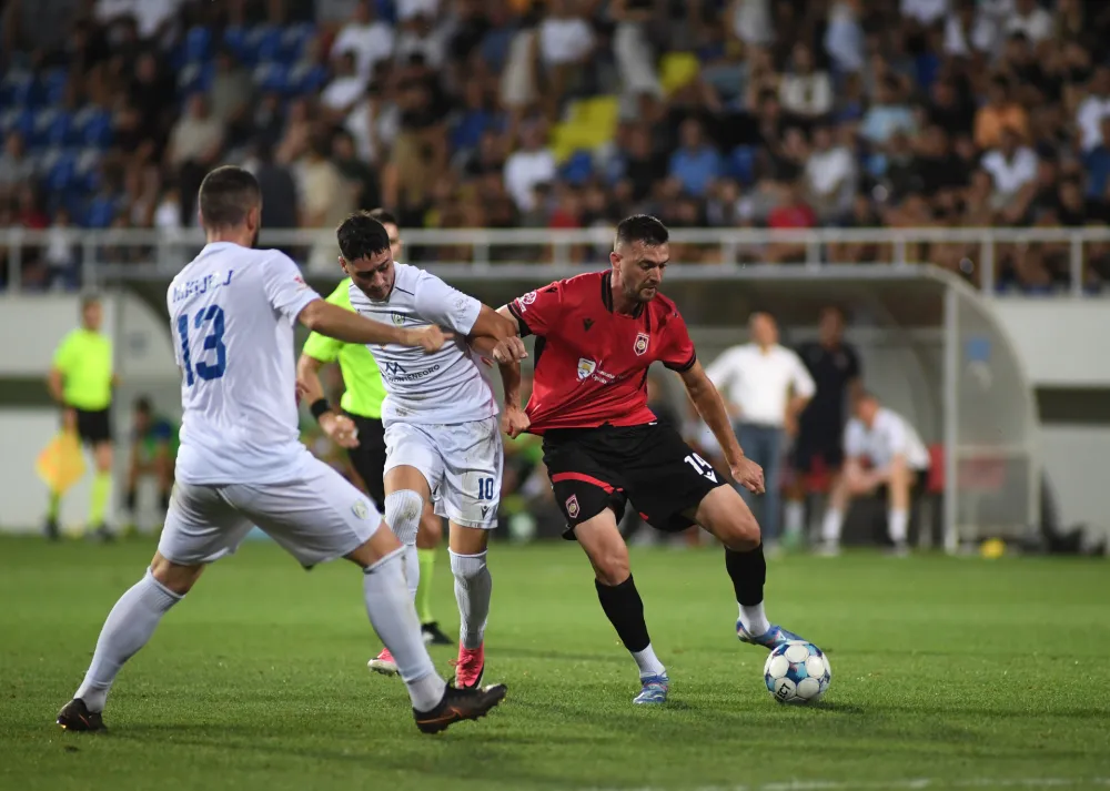Tuzani napadaju Mornar