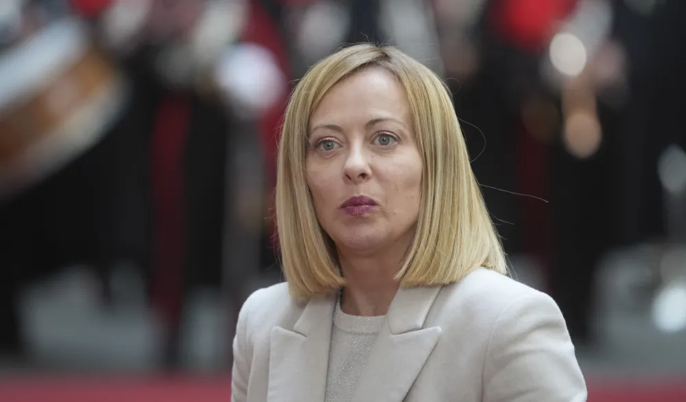 Meloni najavila mjere o maksimalnom broju stranih učenika i zabrani burke u &scaron;kolama