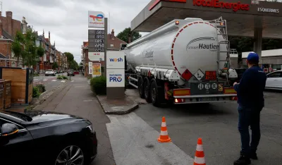 Francuska: Svaka deveta pumpa bez goriva, Makron sazvao hitan sastanak
