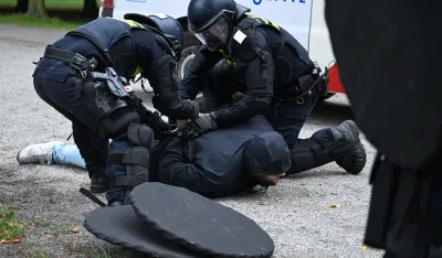 Holandska policija rasturila nasilne ekstremno desničarske demonstracije u Hagu