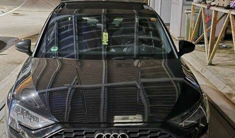 Na Debelom brijegu odezet automobil, uhap&scaron;ena i jedna osoba osumnjičena za falsifikovanje dozvole