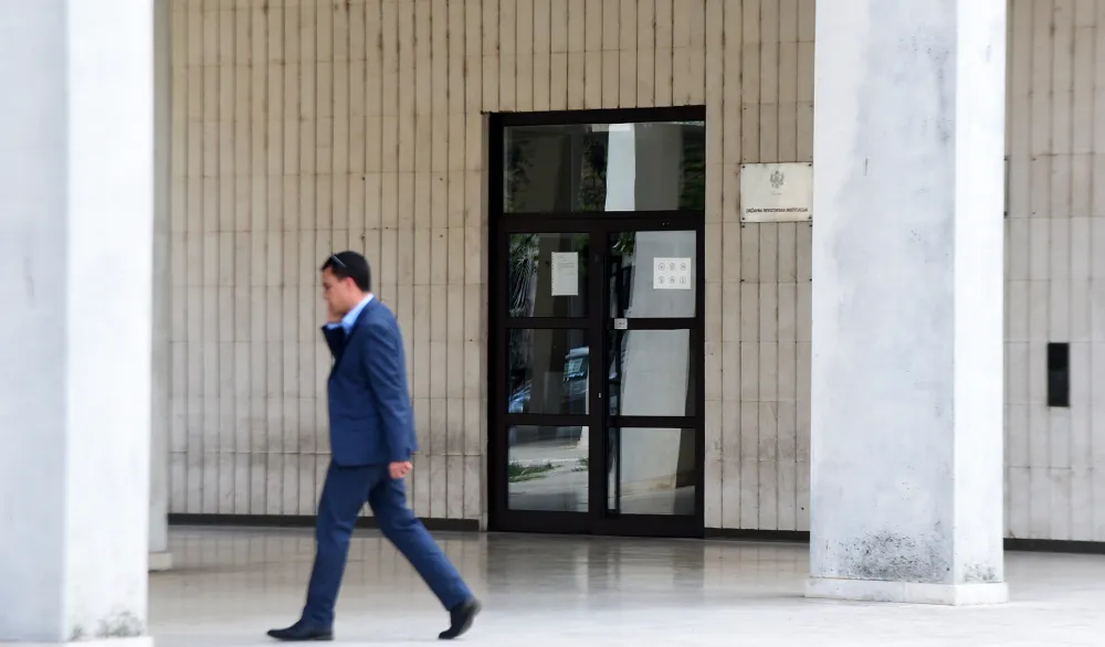 Zaposleni u DRI održali &scaron;trajk upozorenja: Ako do 30. septembra ne bude pomaka, slijedi obustava rada