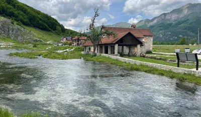 Umjesto u fla&scaron;e, voda sa Alipa&scaron;inih izvora teče u prazno
