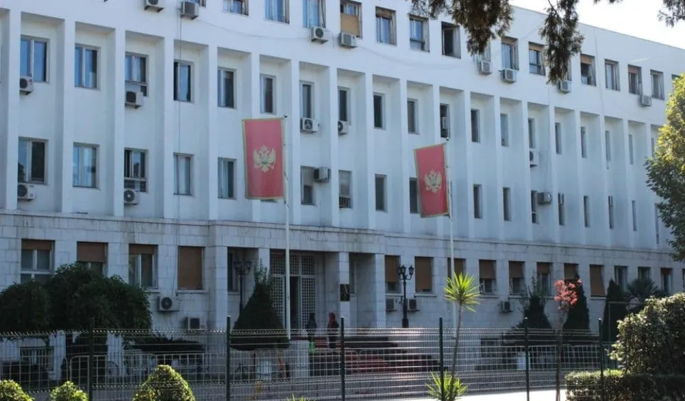 MF: Siva ekonomija pala sa 20,6 na 12,4 odsto BDP-a