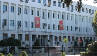 MF: Siva ekonomija pala sa 20,6 na 12,4 odsto BDP-a